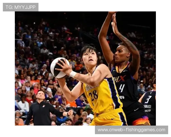 李月汝的训练场开工仪式：参与飞马队新设施建设，展现团队融入